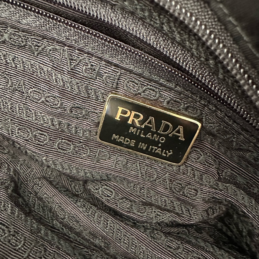 Black and Gold Structured Shoulder Bag with Chain Straps - Picture 6 of 12